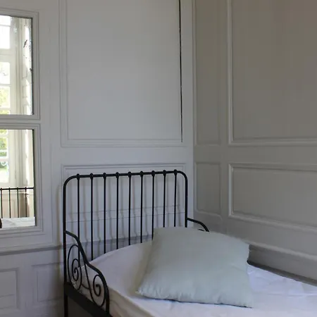 Gasthof D'hotes Chateau De *
