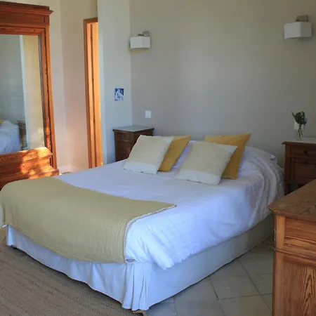 D'hotes Chateau De Πανσιόν 3*