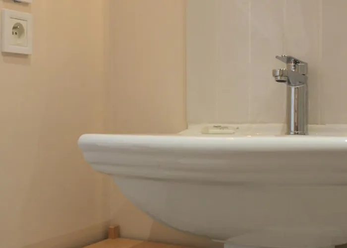 ゲストハウス シャンブル ドット シャトー ドゥ マルトラニー Martragny